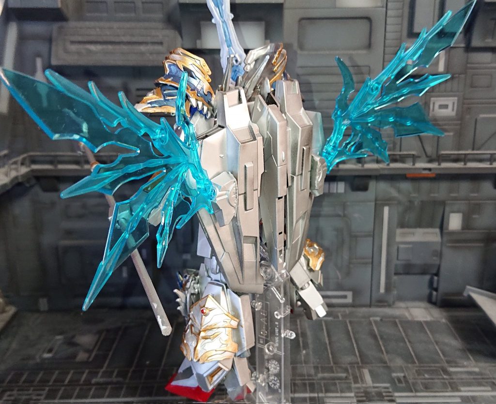 羽根はドラゴンから