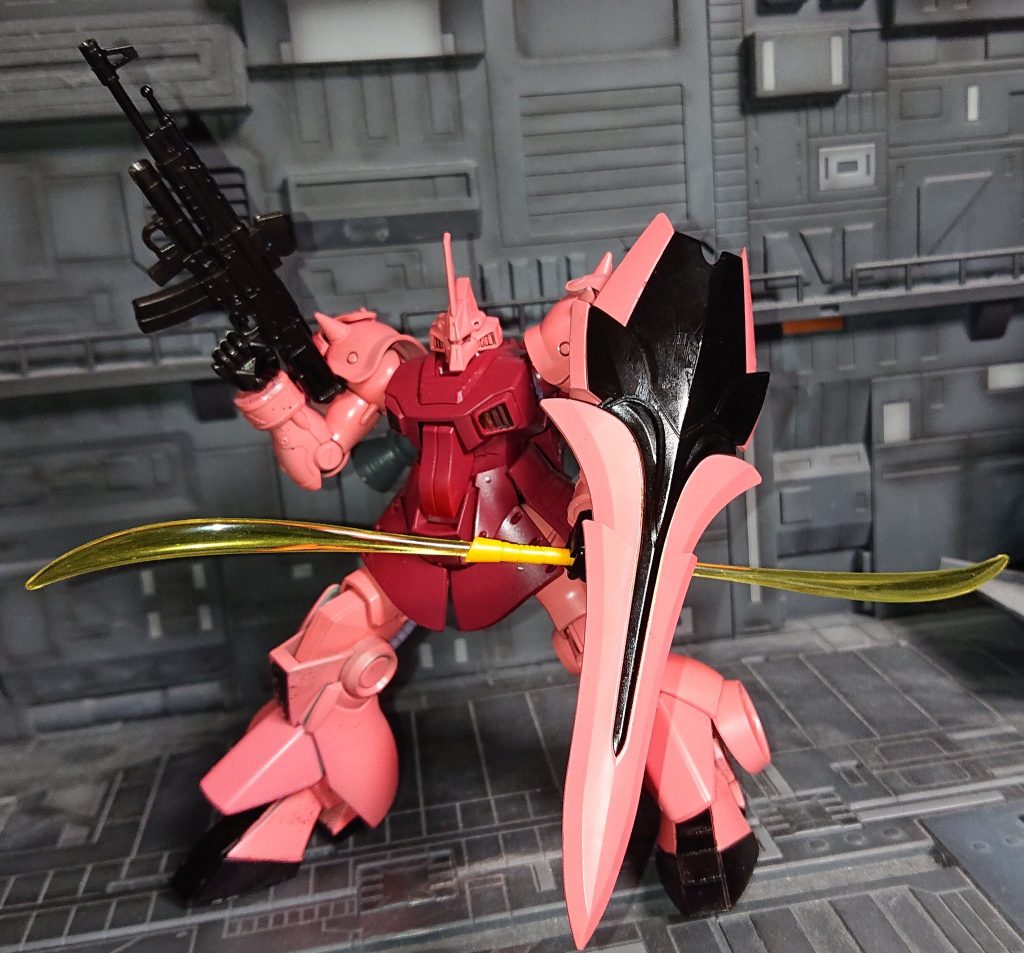 カラーはシャアカラーシャア専用がギラドーガ→ヤクトドーガの部品ときたので次はギラズールだろうとフロンタル用に作ってみました