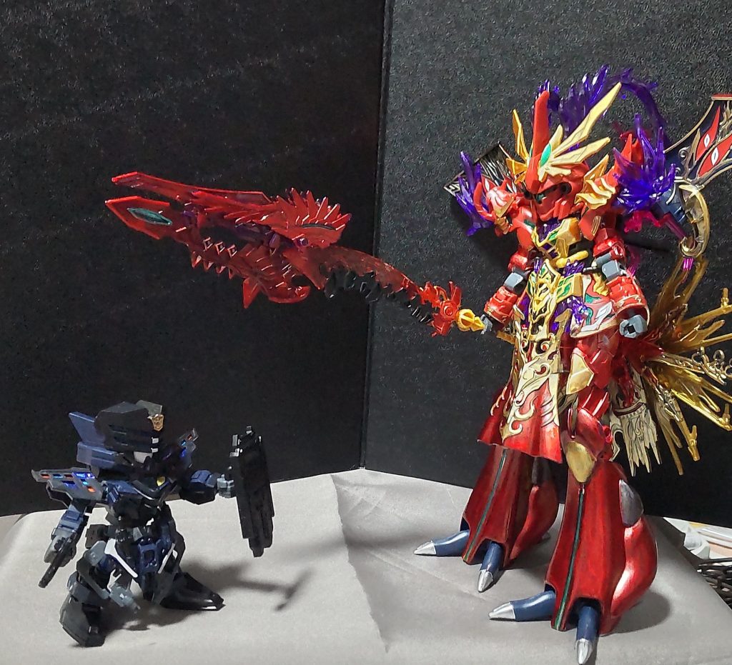 この呂布の大きさですが、SDの3倍近くデカいです。大体1/100スケール(MG)の大きさくらいでしょうかね。