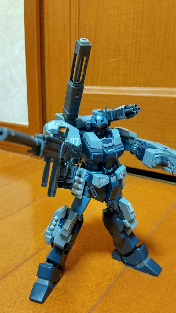 カッコいい、接地もカンペキ、アクションも工夫次第でいくらでも出来ます。ただ、ノーマル同様、肩の根元はポリキャップなのでポキリに注意ですね。