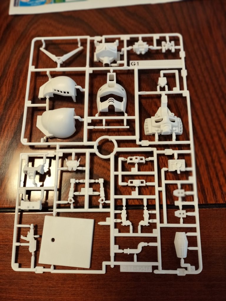 ランナーこれ一枚。１０分で素組完了です！見かけたら是非組んでほしい逸品W