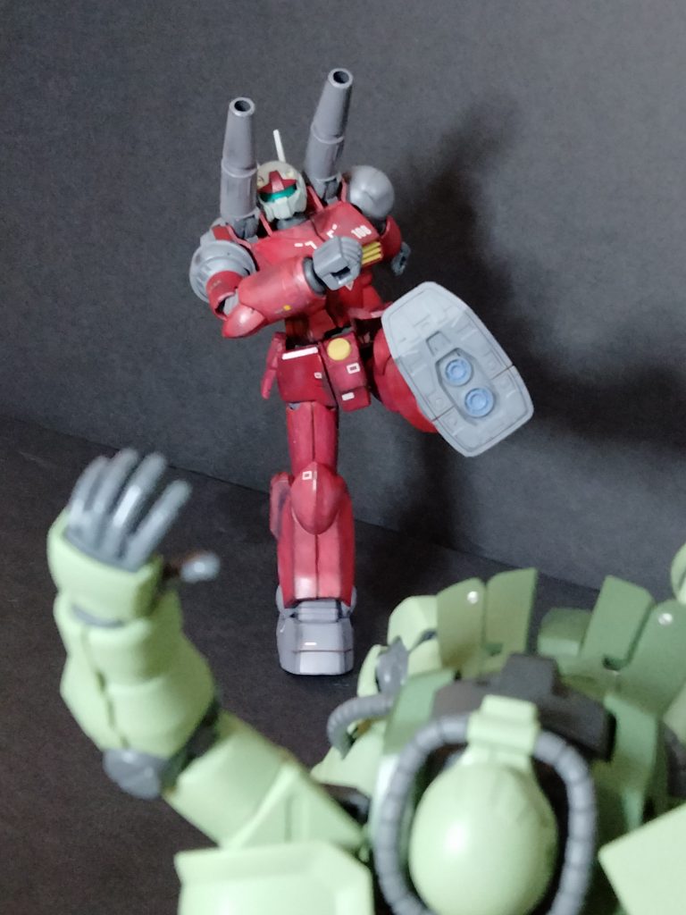 蹴飛ばすガンキャノン！