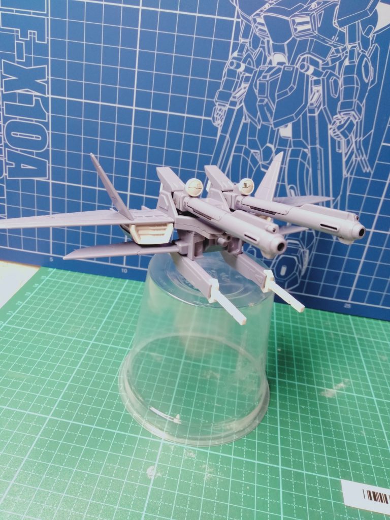 IWSPとは統合兵装ストライカーパック (Integrated Weapons Striker Pack) の略称で地上及び宇宙空間における近・中距離の高機動総合戦闘能力、超長射程火砲によるアウトレンジ砲撃能力、対モビルスーツ/対艦接近能力を搭載したストライカーパック