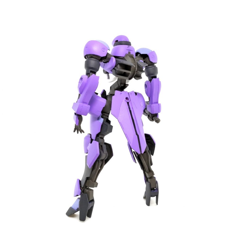 ニーベルングは、ヴァルキュリア・フレームを利用して作られた量産型の機体です。対MA用の機体として、「目標を多数で制圧する」というコンセプトで作られました。