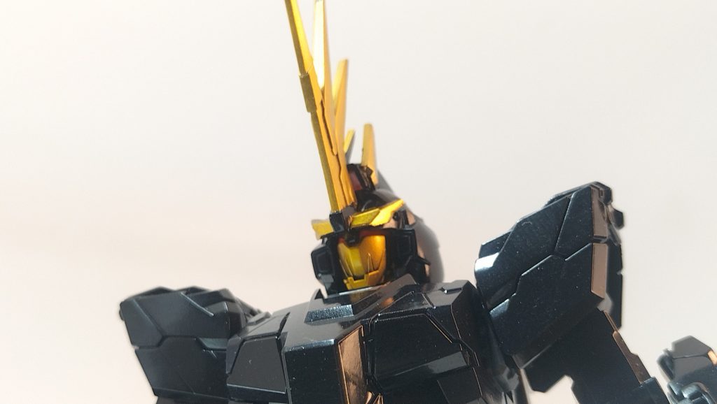 胸のパーツはバンシィノルンの余剰パーツを使いました 