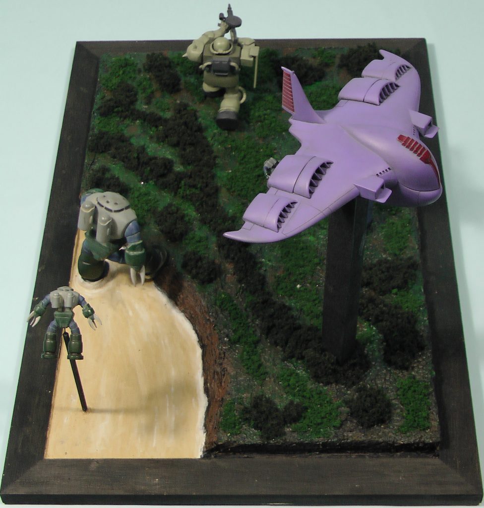 ベースは100均ショップのA４サイズコルクボードです。この角度からは見てはいけません（笑）。