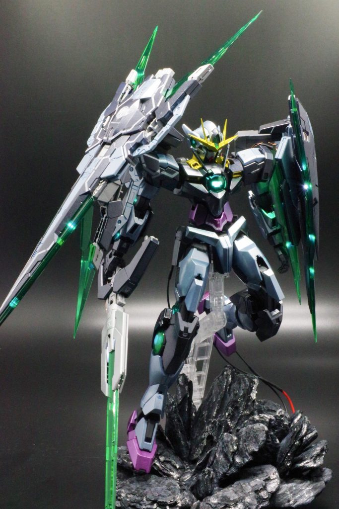 少しダークな感じにしたかったので配色変更しております。単純にGXメタルブラックとGXアイスシルバーが好きなだけですが…