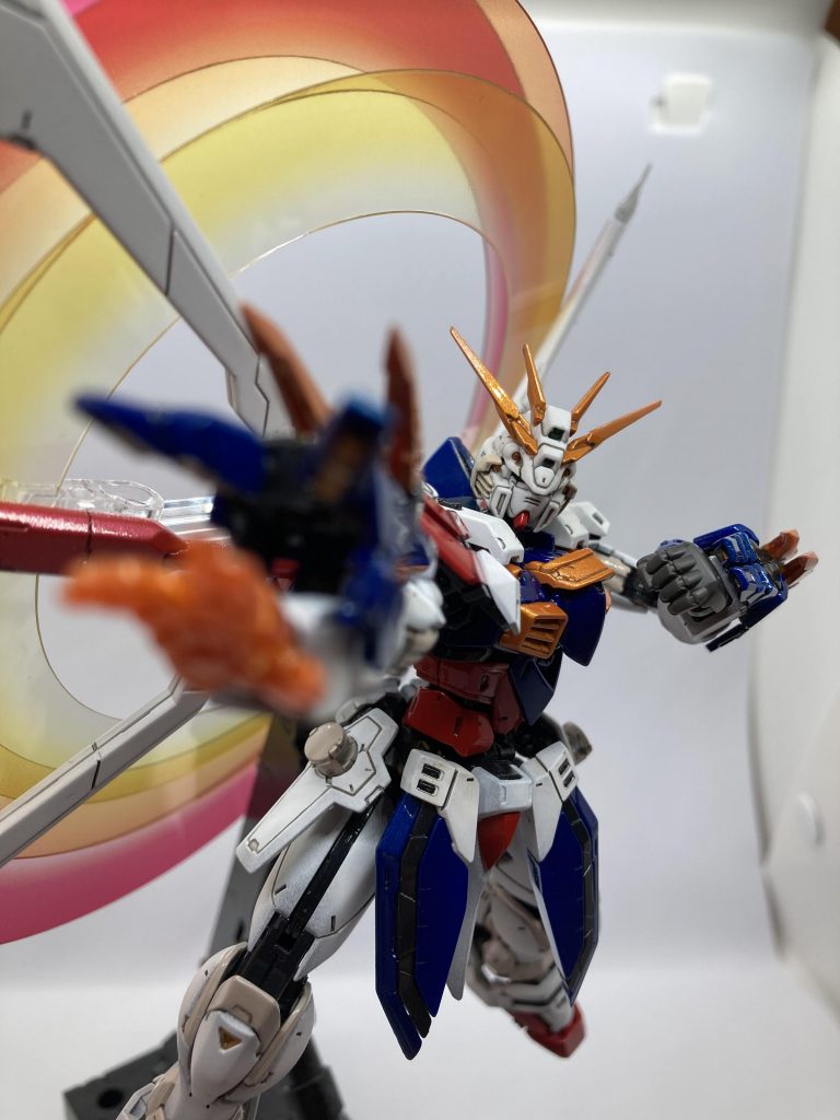 顔はガンダム一の男前!自分のダサいポーズでも様になります。