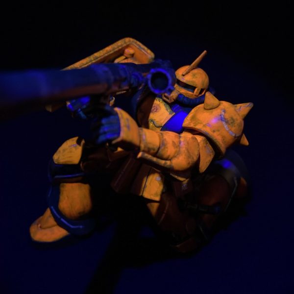 HGシャアザク var.謎発光