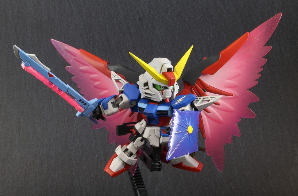 ビームシールドが羽と同じ濃いピンクなので塗るのがなかなか大変でした。