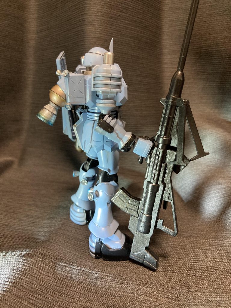 右斜め後ろから