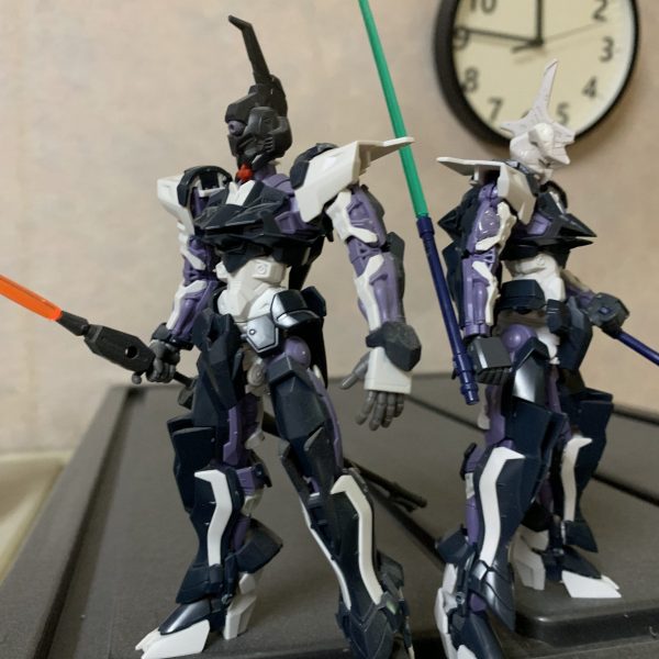 ” 黑白双煞 ” の兄弟 !