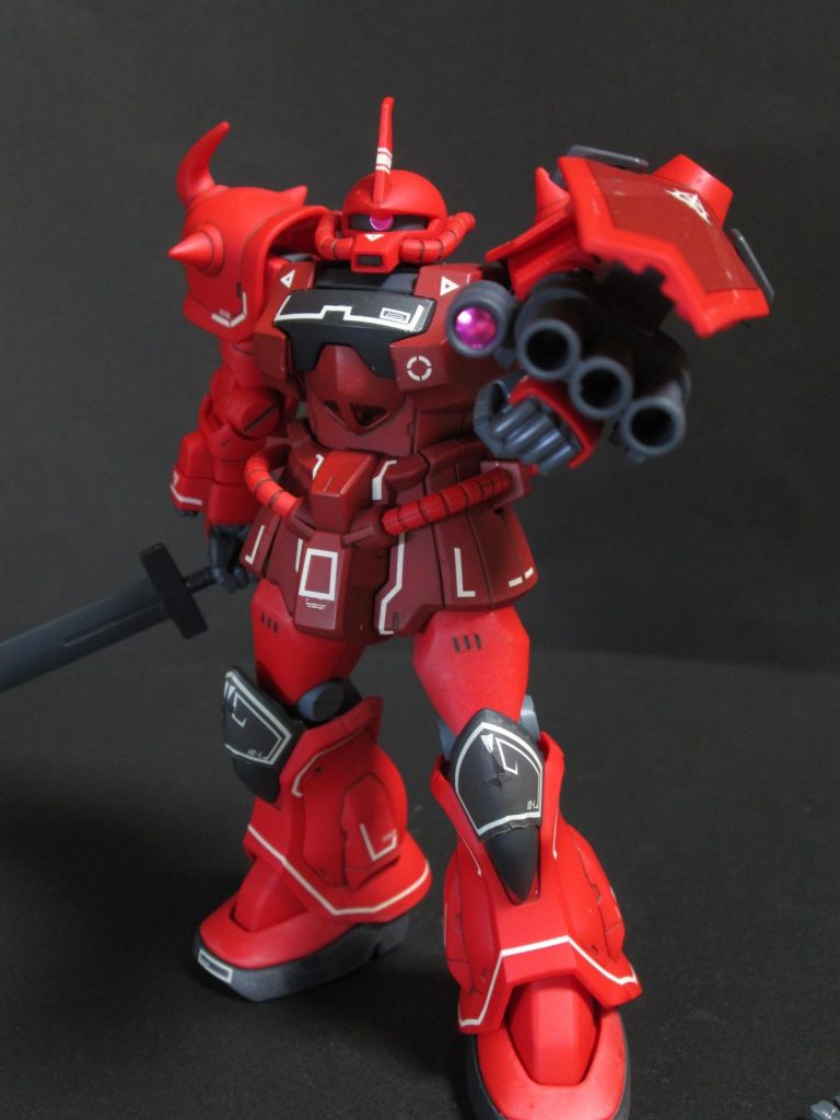 モノアイとスコープはキット付属のシールを使いました。