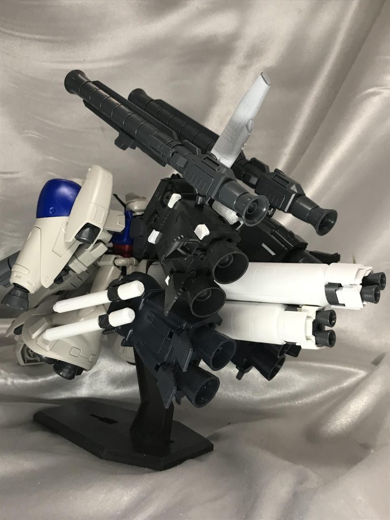 速度を支える推進装置。方式はディープストライカーと同じです。時代としてはちょっと進みすぎな気もしますが、派手でよいです。