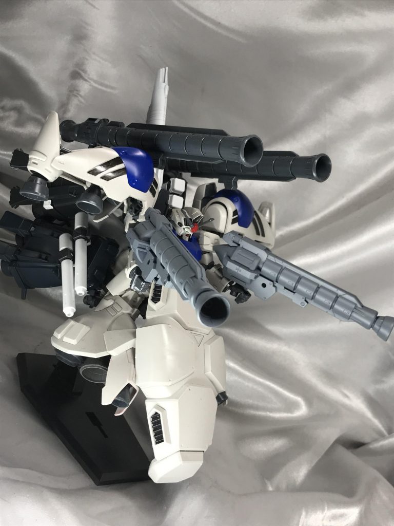 星の屑作戦にこいつが出たらソロモンごと消しそう。本体カラーは黄色のラインなどを黒に塗り替えています。