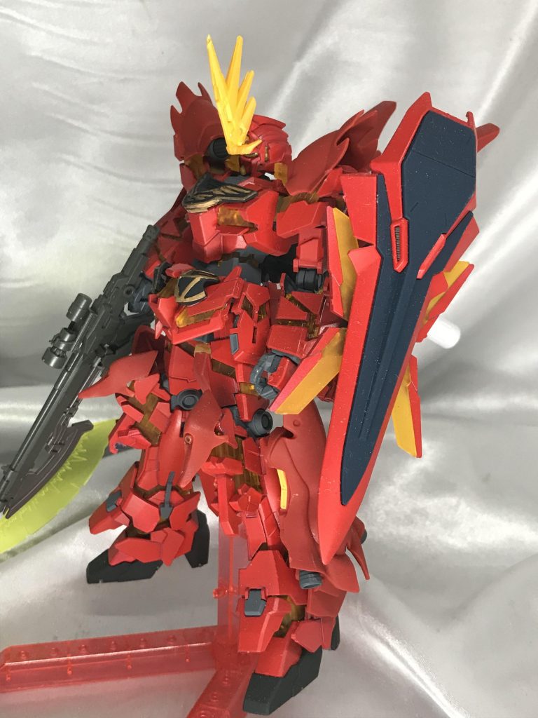 シールドはシナンジュのものをそのまま取り付けるといじる要素激減するのでシナンジュスタインのものにUCのサイコフレームを追加しました。