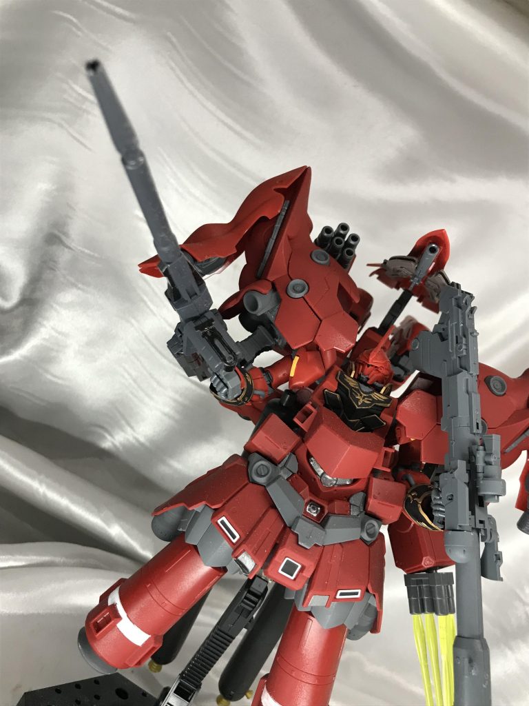 長大なライフル。超威力のビームマグナムと戦うならこれくらい必要でしょう。鉄血オプションを組み合わせて作りました。