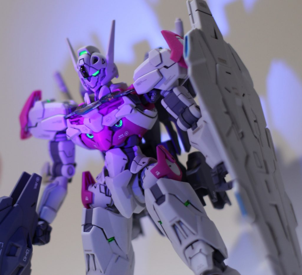 カメラアイほか一部を蛍光塗装