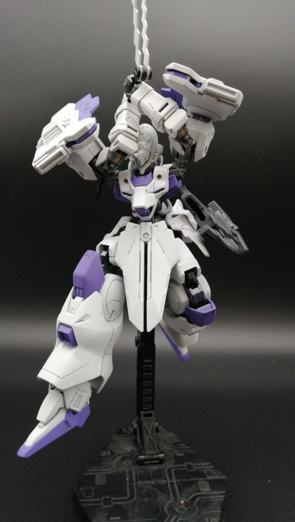 天全てを一撃に込め、裂迫の気合とともに繰り出す必殺の剣。大上段から唐竹割りに振り下ろす。