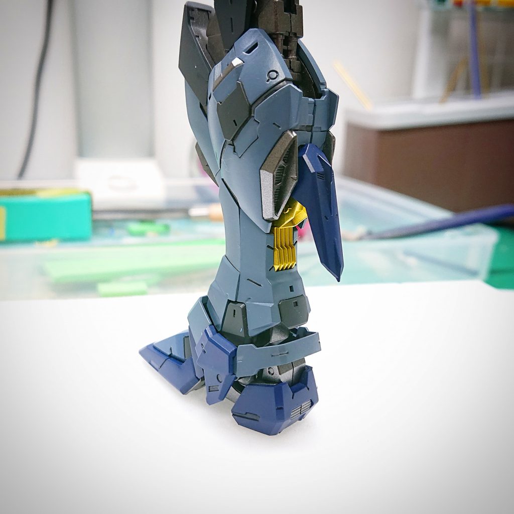 所々、メタリック感を出してここでもメタルビルド感を演出