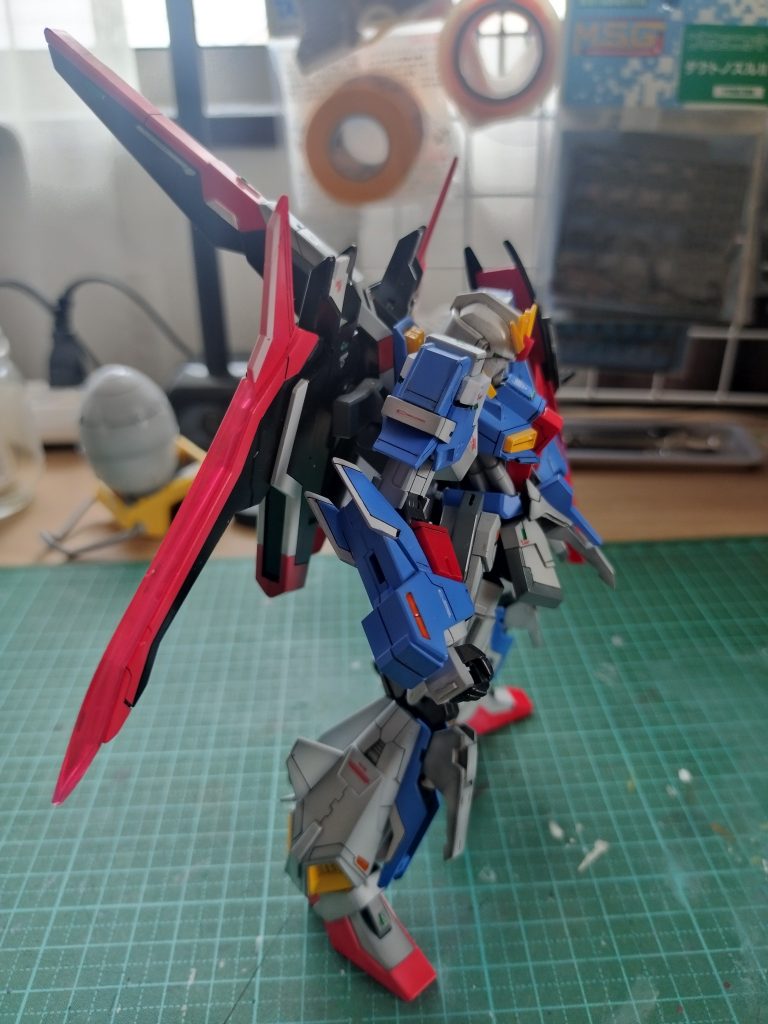 変形機構はないものの後ろのニョキンとした部分が格好いいんよね〜🤩