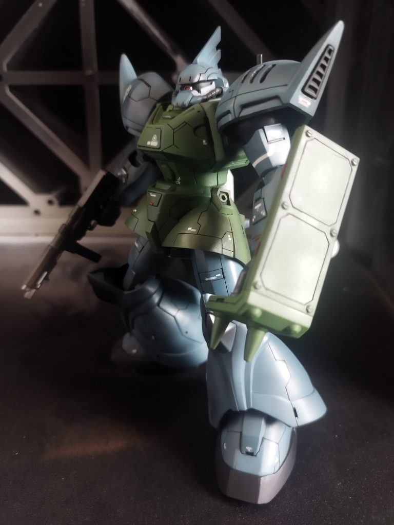 肩の排気ダクト？？みたいなやつは最初出っ張ってたけど埋め込んでみました。こっちの方がしっくり。