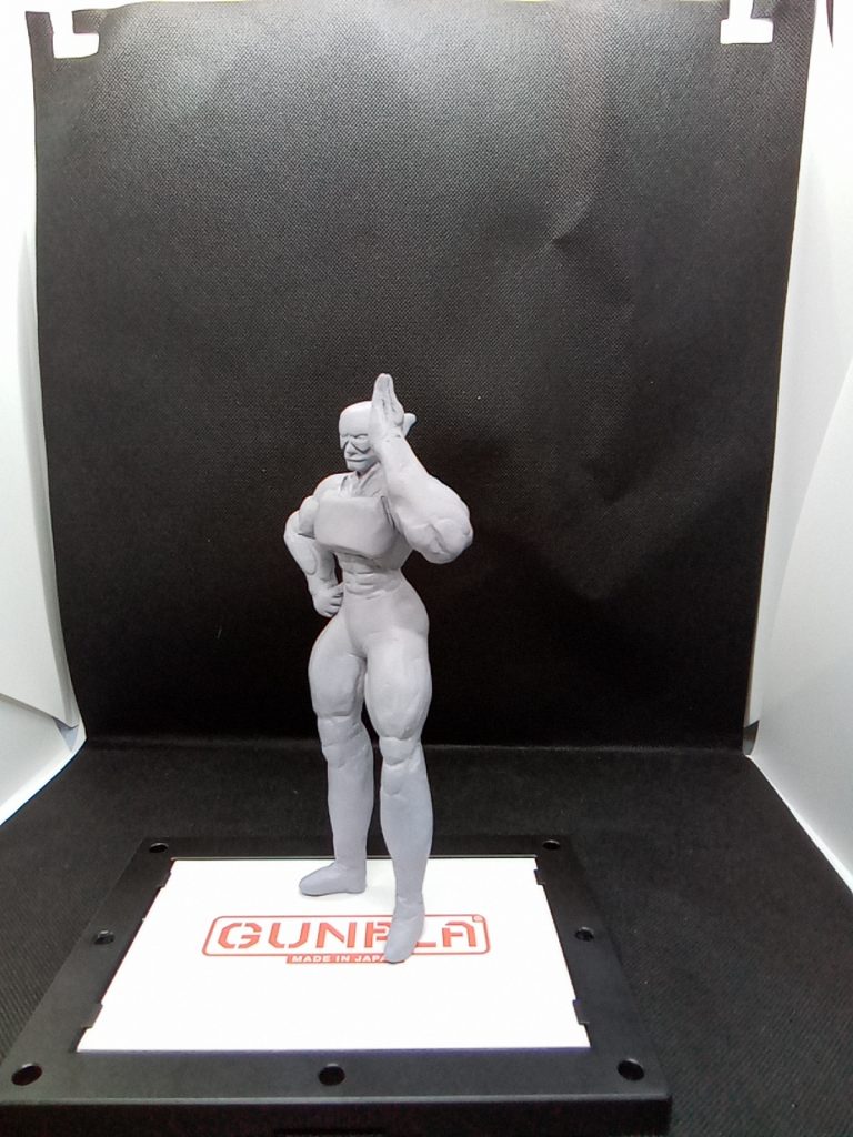 ほぼ完成の状態このあとリューターで凹凸を付けてシルエット調整しています。