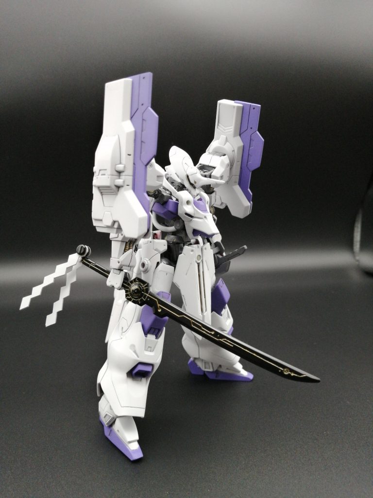 天叢雲剣（あまのむらくものつるぎ）須佐之男命が顕現した際、天より飛来した一振りの太刀。抜刀しただけでその辺のショボい魑魅魍魎なら祓われてしまう代物。ただし使用制限があり、気力が充実している必要がある。（スパロボでいうところ気力130くらい）