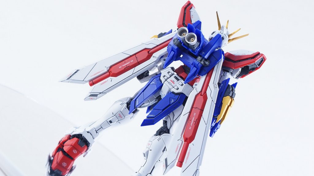 やった事と言えば、スジの堀直し、バーニアを市販パーツに置き換え、全塗装ぐらいでしょうか。完全にキットパワー頼りです。