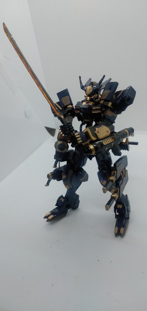基本兵装  ヒートソードTT-nS用に設計されたヒートソード、普段は左腰部に収納している。バルバトスの刀を使わせてもらいましたね。これヒートソードにしたらかっこよくね?てなって塗装しましたねちなみに鞘?はこんな感じですまあ雑いですね。