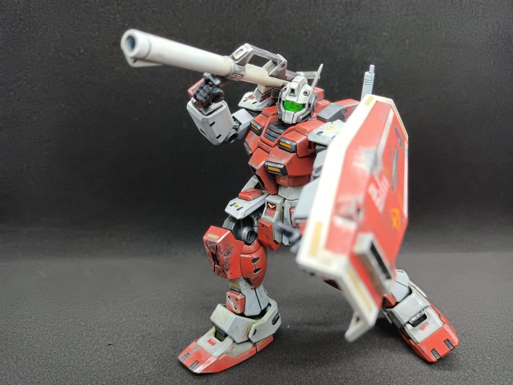 バズーカのセンサー忘れてました、気が向いたらラピーテープ貼ります…シールドはかなり汚したのでダメージ表現しても良かったかもしれません、一応初めてのウェザリングなのでご容赦を