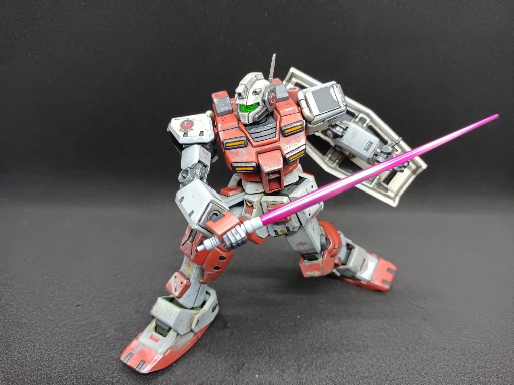 モールドはすべて彫り直しています。足の裏も盾の裏も…