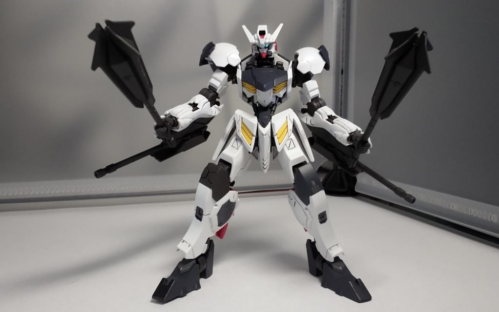 取り回しや使いやすさを考えて、ツインメイスも主兵装で戦います。