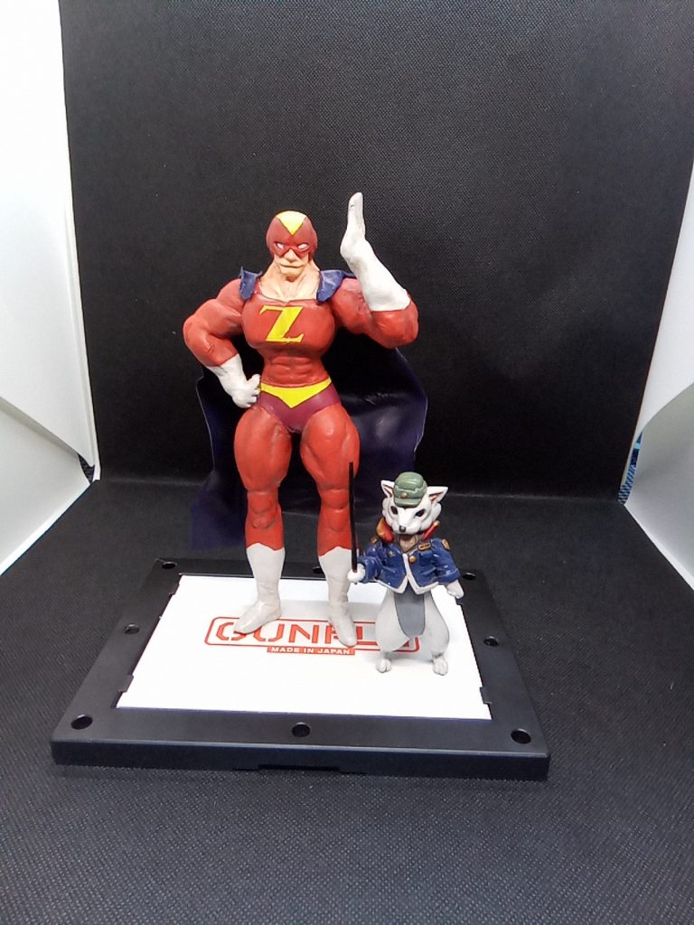 大佐を造った時から計画していたキャプテン・ジオン立体化計画・・なんとか完成しましたので投稿します。せっかくなので・・作中では出会う事の無かったツーショットでw