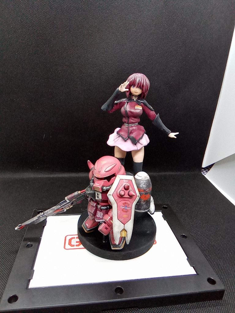 ショップさんにてルナマリアザクを発見 確保しました。せっかくなので以前に造ったルナマリアと共演SD初挑戦でしたが、造形が良くて驚きました。とりあえず穴が多かったのでパテで埋めて塗装 ついでにルナマリアも気に入ってなかった頭部を新規で作り直してます