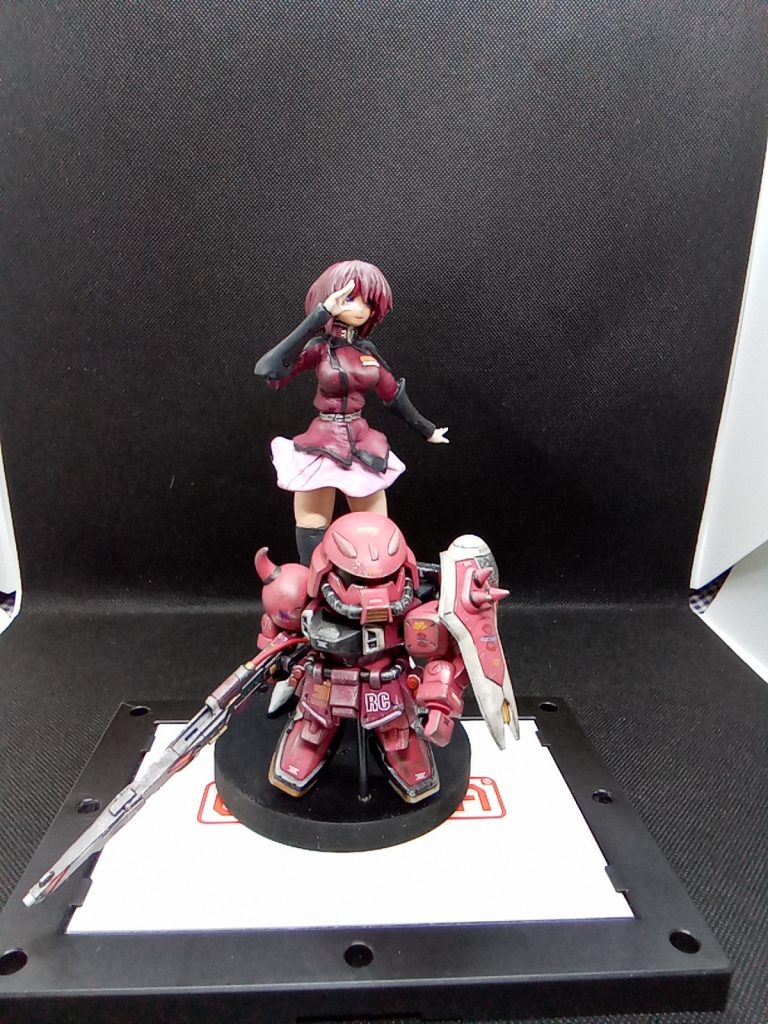 塗装は水性の・ルナマリアカラー・シャアレッド・レイザバレルカラーを使用しています。塗装後はウエザリングしてデカールをペタペタ