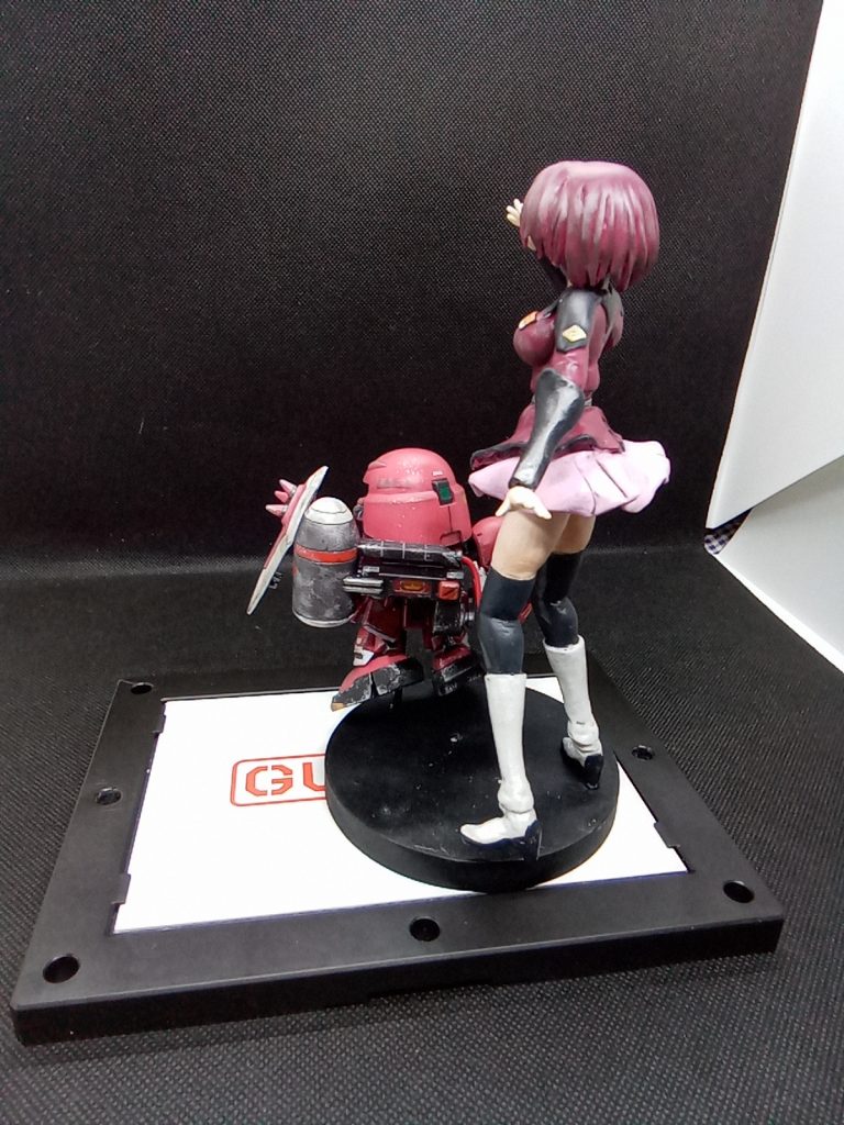 背面図ザクのバックパックも設定通りだと寂しかったのでカラーを追加