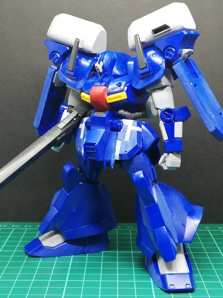 とりあえず脚と腕の生える位置を外側にズラしてなんとかそれっぽくならんかしらと思った頃。