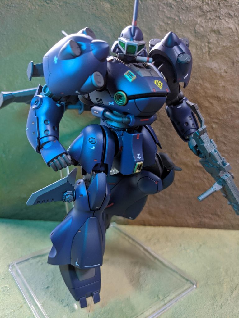 肩部はもともとの物を90度回して付けました武器は水中型試作ビーム・ライフルという妄想です。