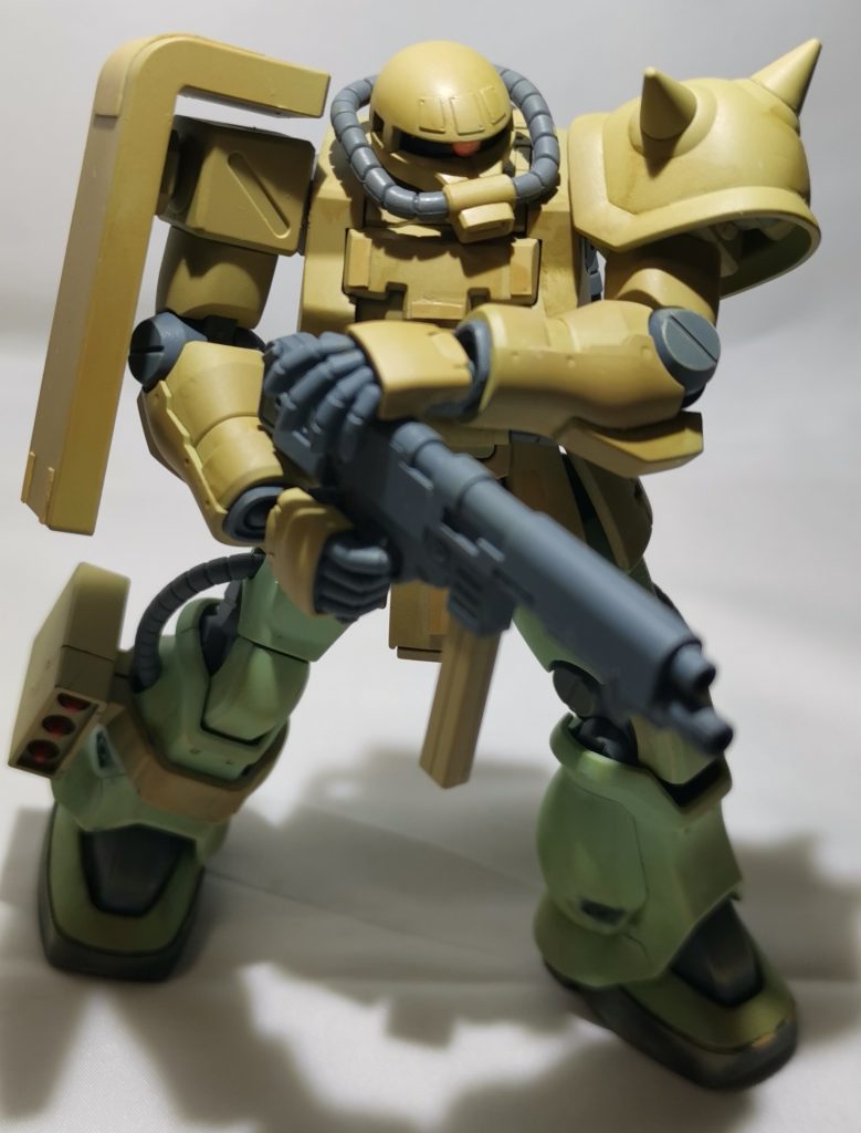 MMP-80はマガジンをダークイエローに塗装。