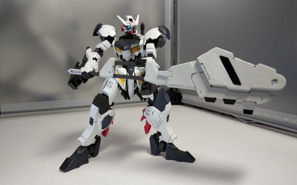 主兵装はレンチメイスを使います、筆塗りですあまりキレイに塗れなかった。