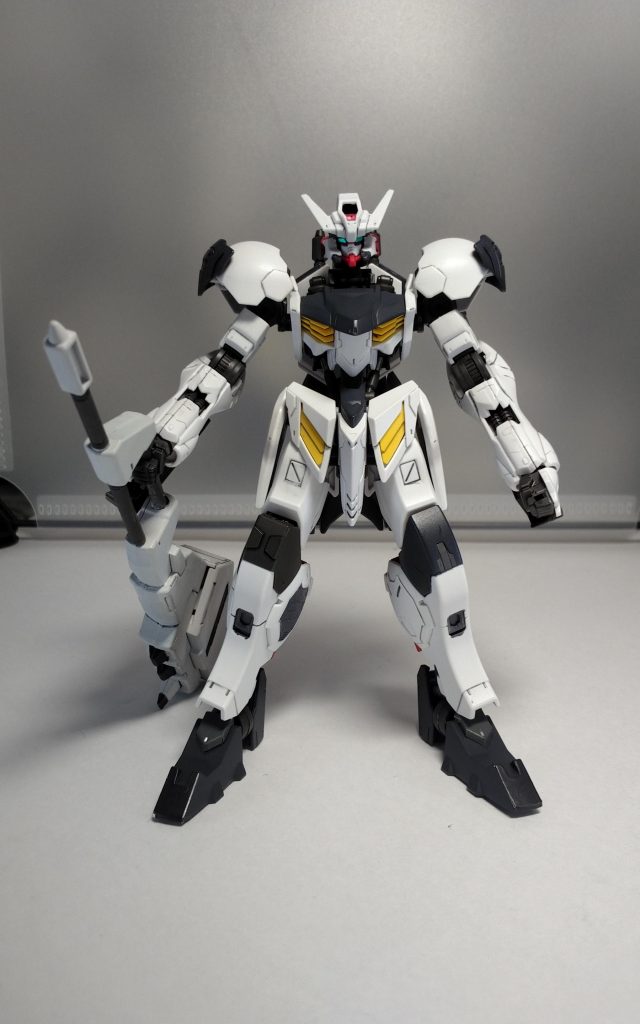 胴体、腰部、両腕はバルバトスルプス、肩と腰のパーツはルプスレクスとのミキシングです。