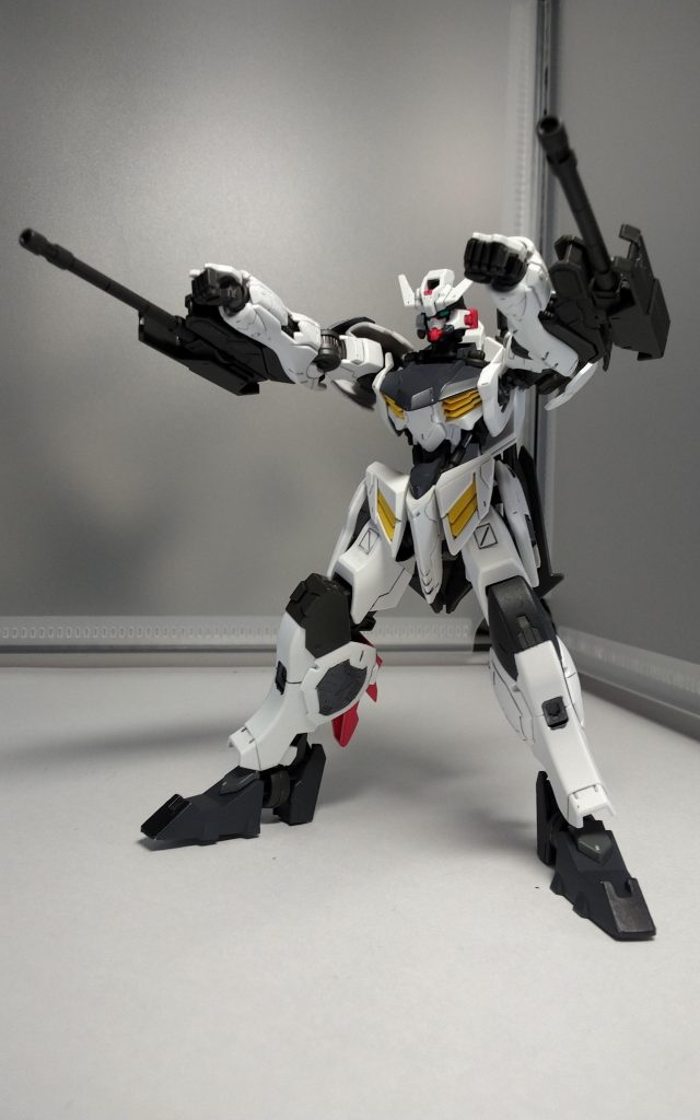 腕部２００mm砲。