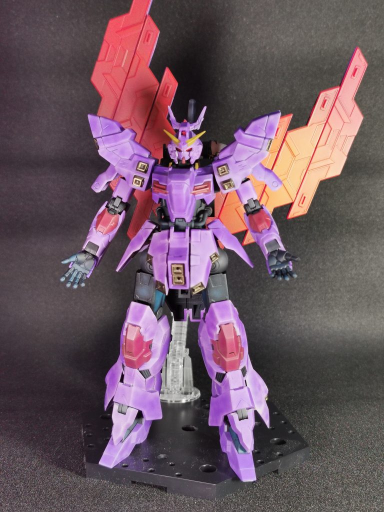 本当はスラスターだと思いますが、各部を金に部分塗装。サイコMK-2のメガ粒子砲をイメージしています。