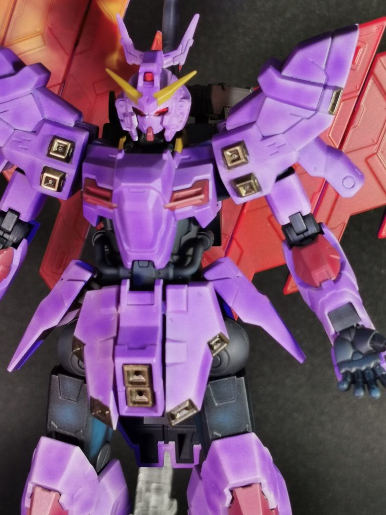 ダークな顔がイイ。