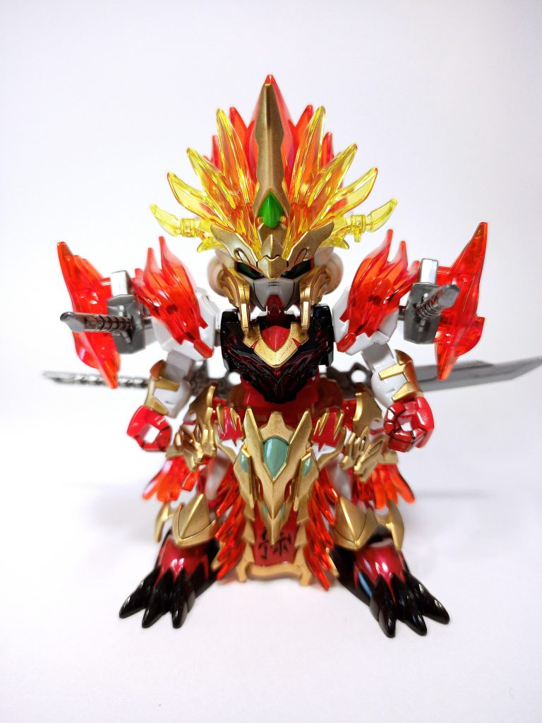 ゴールドパーツはスプレーで塗装。他の塗り分けは全て、エナメル塗料で筆塗り行いました。スミ入れして、最後にクリアーでトップコート。