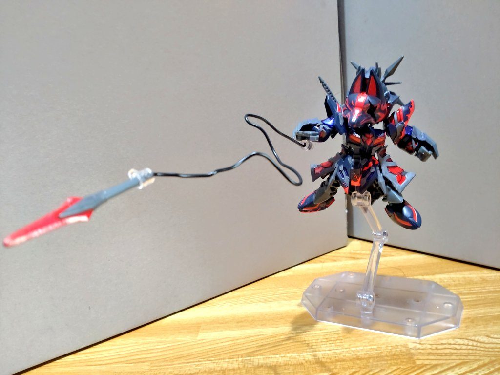 ワイヤー付きの投擲武器としても