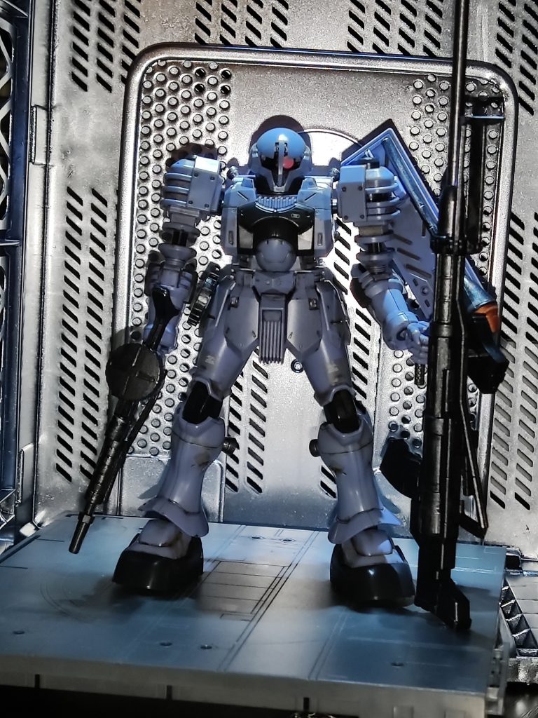 ロングライフルをこのように持てる素晴らしさ。飾っても場所を取りません！