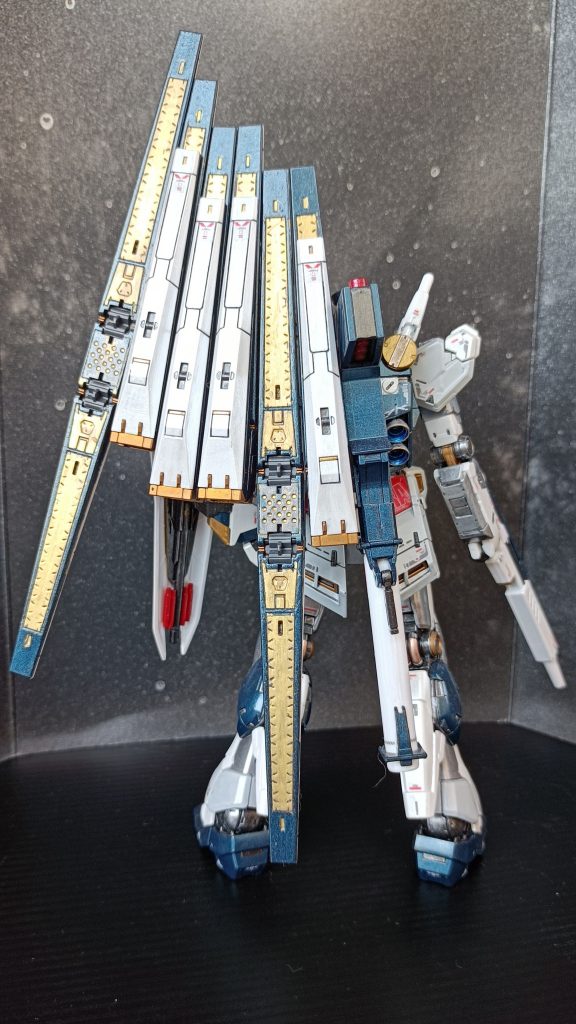 RG RX-93 νGUNDAM–3枚目/制作者：Zephyranthes