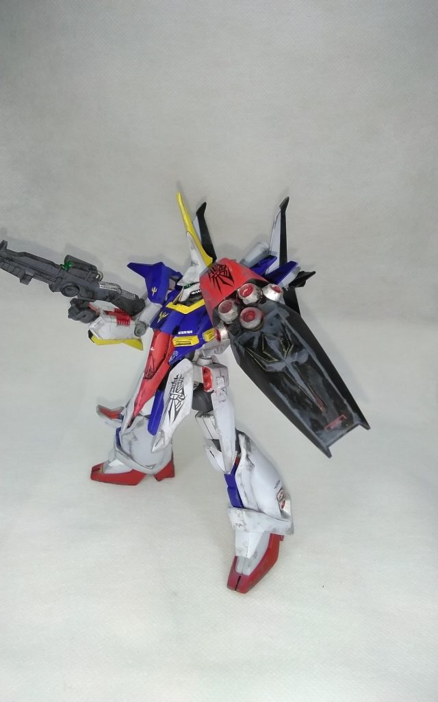 所々にデカール　目をHアイズに